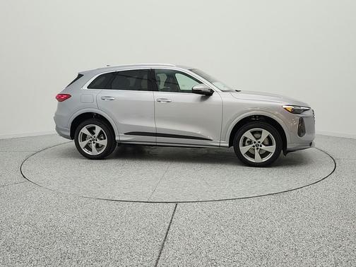 Florett Silver Metallic 2026 Audi Q5 Premium Plus TFSI quattro S tronic