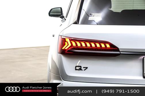 2022 Audi Q7 45 Premium Plus