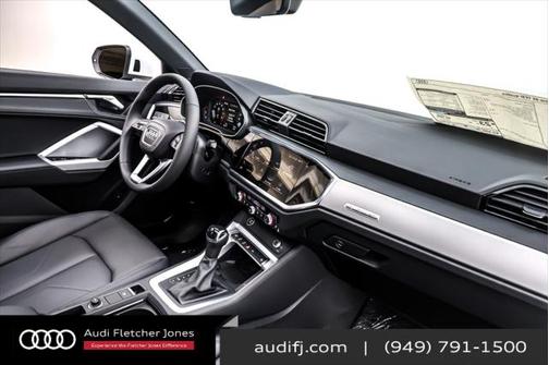 2025 Audi Q3 Premium 45 TFSI S line quattro Tiptronic