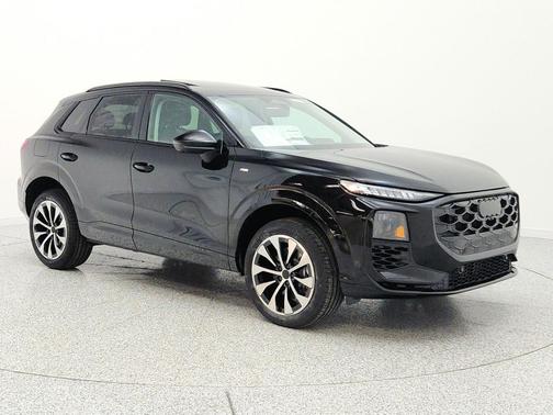 Mythos Black Metallic 2026 Audi Q3 TFSI quattro S tronic