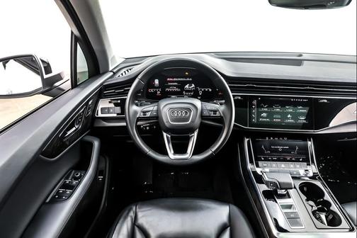 2023 Audi Q7 55 Premium Plus