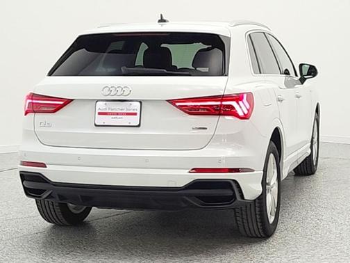 Glacier White Metallic 2023 Audi Q3 Premium 45 TFSI S line quattro Tiptronic