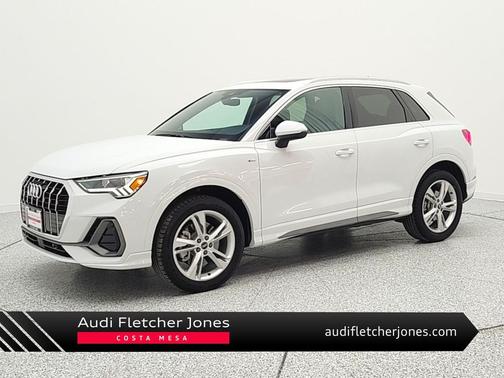 Glacier White Metallic 2023 Audi Q3 Premium 45 TFSI S line quattro Tiptronic