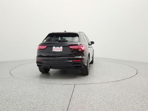 Mythos Black Metallic 2025 Audi Q3 S line Premium