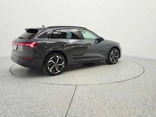 2024 Audi Q8 e-tron Premium Plus