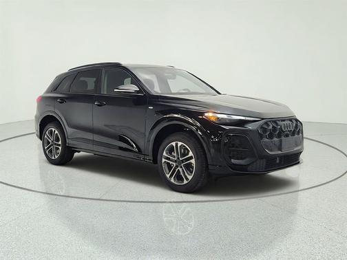 Mythos Black Metallic 2026 Audi Q5 Premium TFSI quattro S tronic