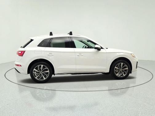 Ibis White 2021 Audi Q5 45 Premium Plus