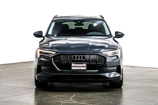 2022 Audi e-tron Premium