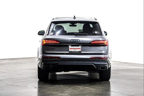 2026 Audi Q7 45 Premium