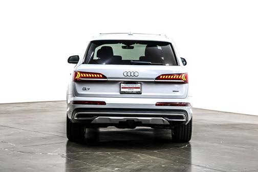 2023 Audi Q7 55 Premium Plus