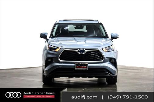 2022 Toyota Highlander Hybrid XLE