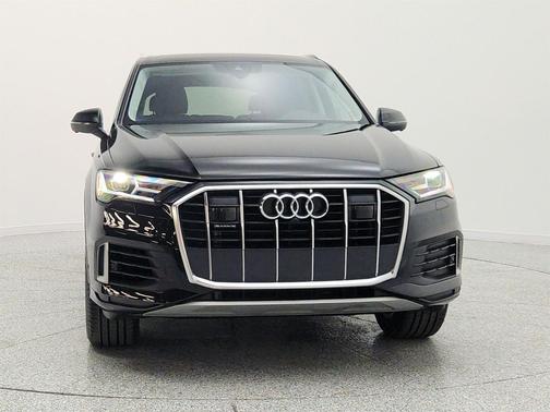 Mythos Black Metallic 2023 Audi Q7 45 Premium Plus