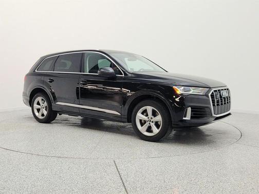 Mythos Black Metallic 2023 Audi Q7 45 Premium Plus