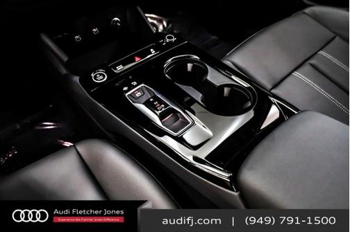 2025 Audi Q6 e-tron Premium quattro