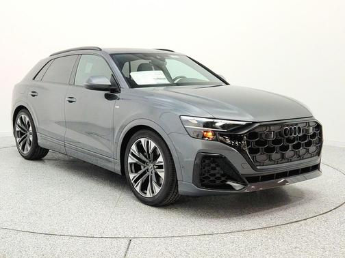 Daytona Gray Pearl Effect 2026 Audi Q8 55 Premium Plus