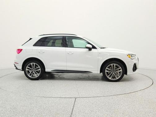 Glacier White Metallic 2023 Audi Q3 45 S line Premium Plus