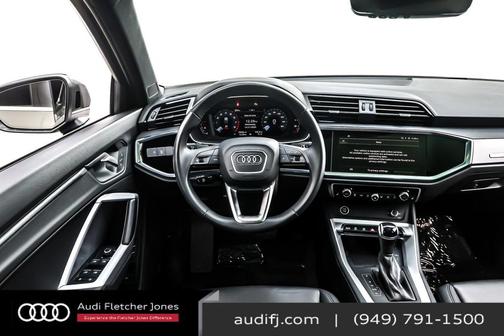 2024 Audi Q3 Premium 45 TFSI S line quattro Tiptronic