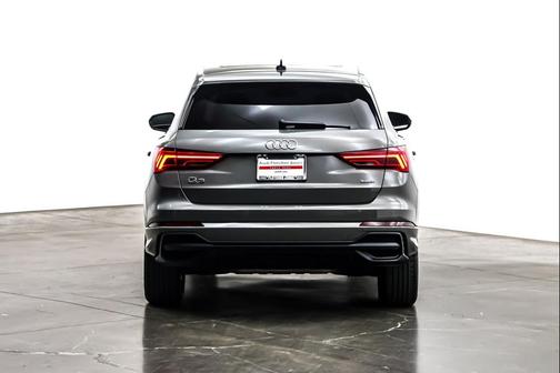 2024 Audi Q3 Premium 45 TFSI S line quattro Tiptronic