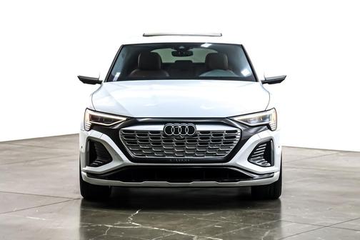 2024 Audi Q8 e-tron Premium Plus