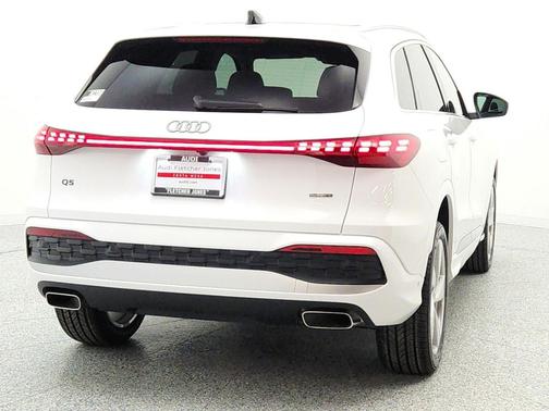 Arkona White 2026 Audi Q5 Premium Plus TFSI quattro S tronic