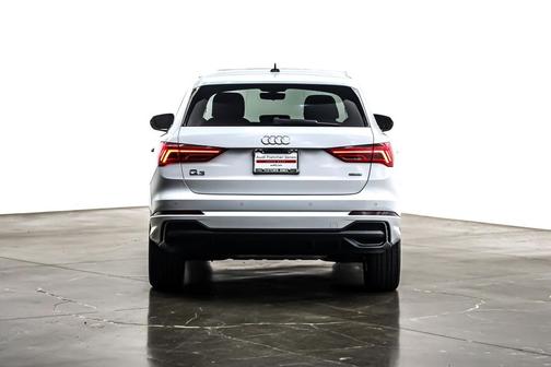 2023 Audi Q3 Premium 45 TFSI S line quattro Tiptronic