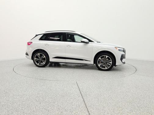 Glacier White Metallic 2023 Audi Q4 e-tron Premium 50 quattro