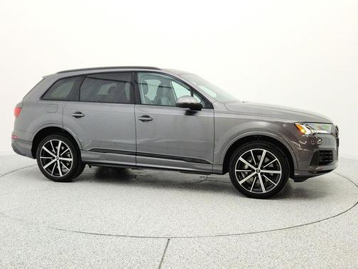 Samurai Gray Metallic 2023 Audi Q7 55 Premium Plus
