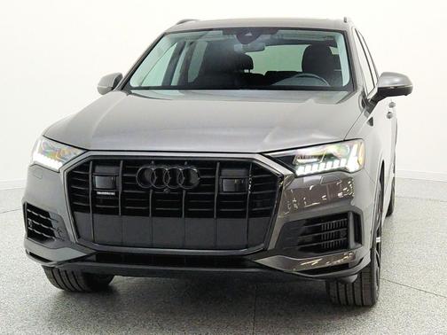 Samurai Gray Metallic 2023 Audi Q7 55 Premium Plus
