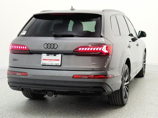 Samurai Gray Metallic 2023 Audi Q7 55 Premium Plus