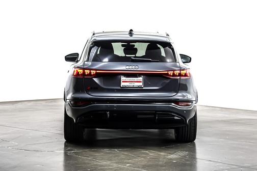 2025 Audi SQ6 e-tron Prestige quattro