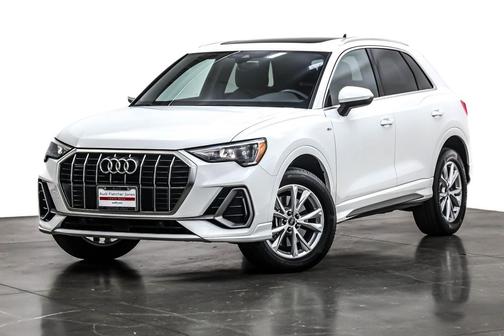 2022 Audi Q3 45 S line Premium