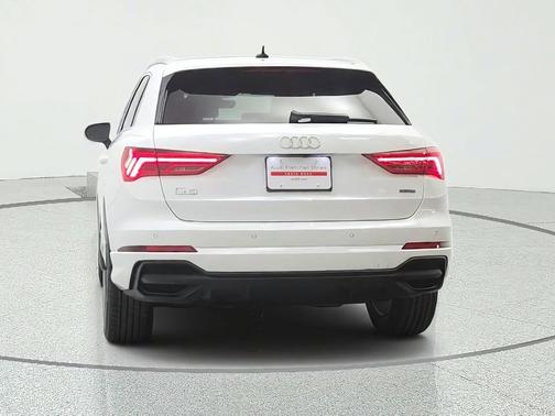 Arkona White 2024 Audi Q3 Premium 45 TFSI S line quattro Tiptronic