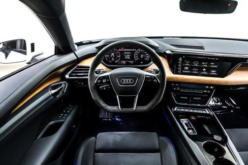 2023 Audi e-tron GT Premium Plus quattro