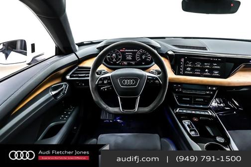 2023 Audi e-tron GT Premium Plus quattro