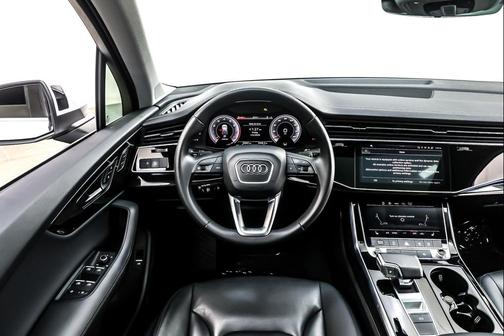 2023 Audi Q7 55 Premium Plus