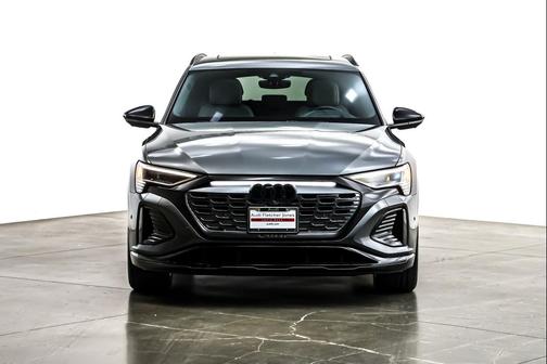 2024 Audi Q8 e-tron Prestige