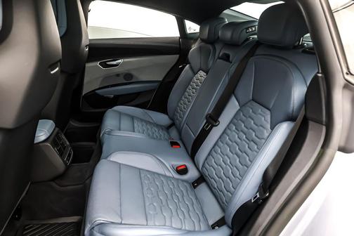 2023 Audi e-tron GT Prestige quattro