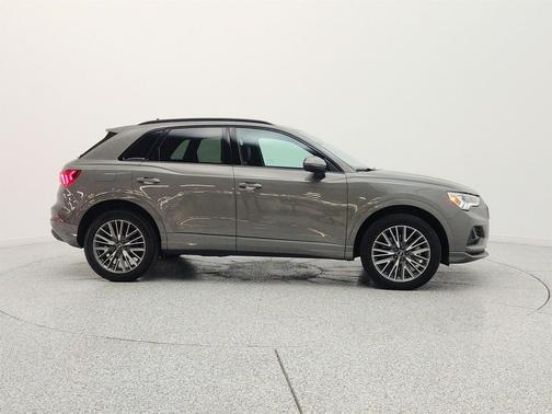 Chronos Gray Metallic 2023 Audi Q3 Premium 40 TFSI quattro Tiptronic