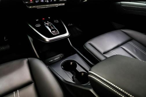 2024 Audi Q4 e-tron Premium Plus 55 quattro