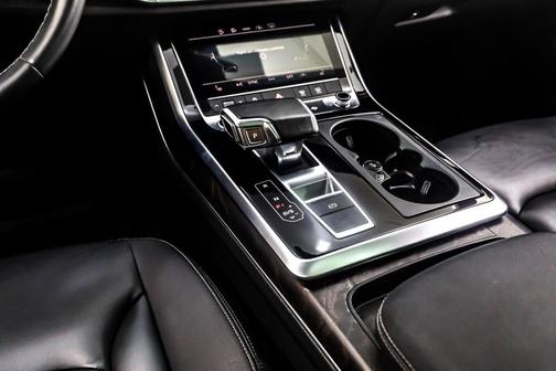 2022 Audi Q8 55 Premium