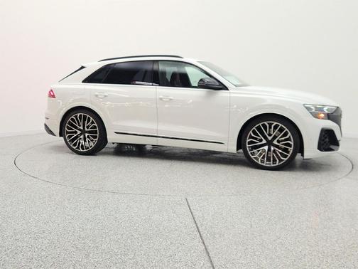 Carrara White 2026 Audi SQ8 4.0T Prestige