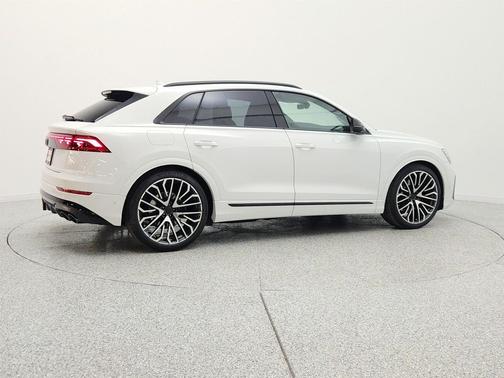 Carrara White 2026 Audi SQ8 4.0T Prestige
