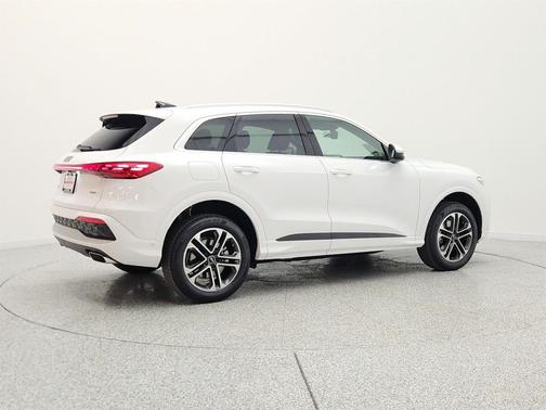 Arkona White 2026 Audi Q5 Premium Plus TFSI quattro S tronic