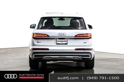 2024 Audi Q7 45 Premium Plus
