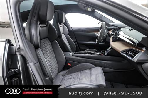 2022 Audi e-tron GT Premium Plus