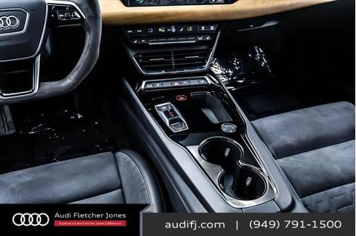 2022 Audi e-tron GT Premium Plus