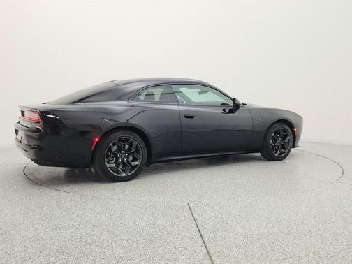 Diamond Black Crystal Pearlcoat 2025 Dodge Charger Daytona R/T