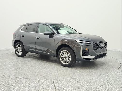 Daytona Gray Pearl Effect 2026 Audi Q3 TFSI quattro S tronic