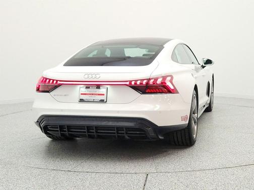 Ibis White 2023 Audi e-tron GT Premium Plus quattro