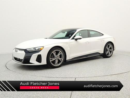 Ibis White 2023 Audi e-tron GT Premium Plus quattro